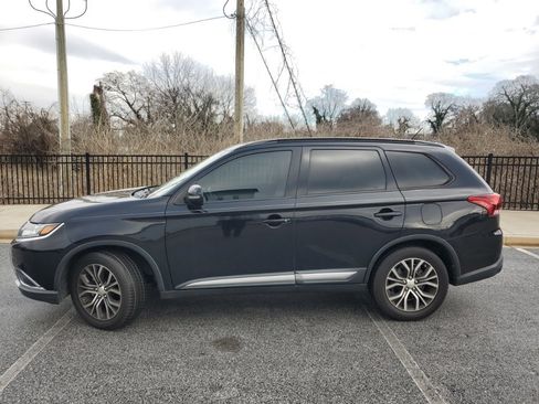Used 2016 Mitsubishi Outlander SEL image 1