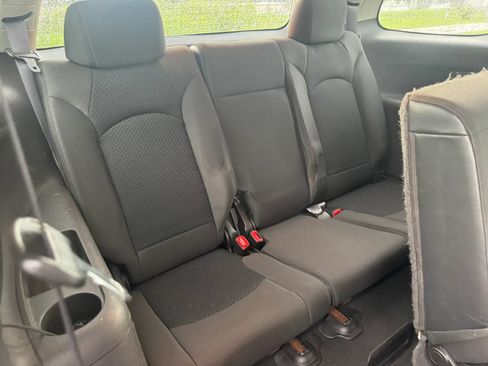 Used 2007 Saturn Outlook XE w/ Preferred Pkg FWD image 31