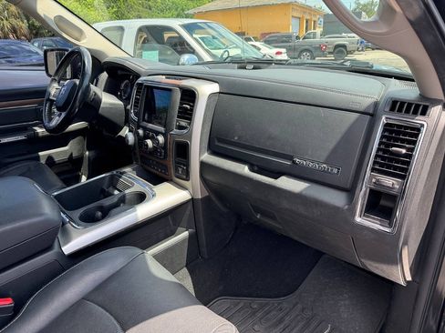 Used 2018 RAM 1500 Laramie AWD/4WD image 19