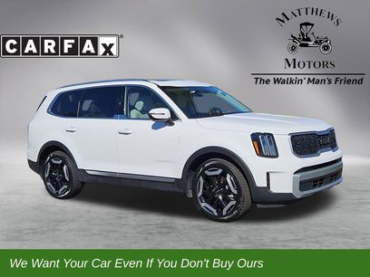 Used 2024 Kia Telluride EX w/ EX Captain's Chair Package