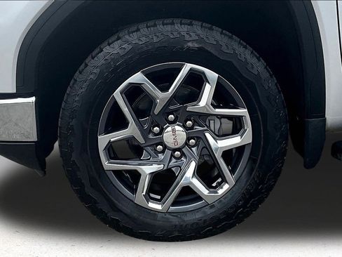 Used 2022 GMC Sierra 1500 SLT w/ X31 Off-Road Package AWD/4WD image 38