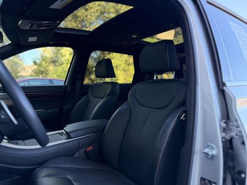 Used 2024 Hyundai Palisade Calligraphy image 14