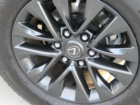 Used 2023 Lexus GX 460 Premium image 10