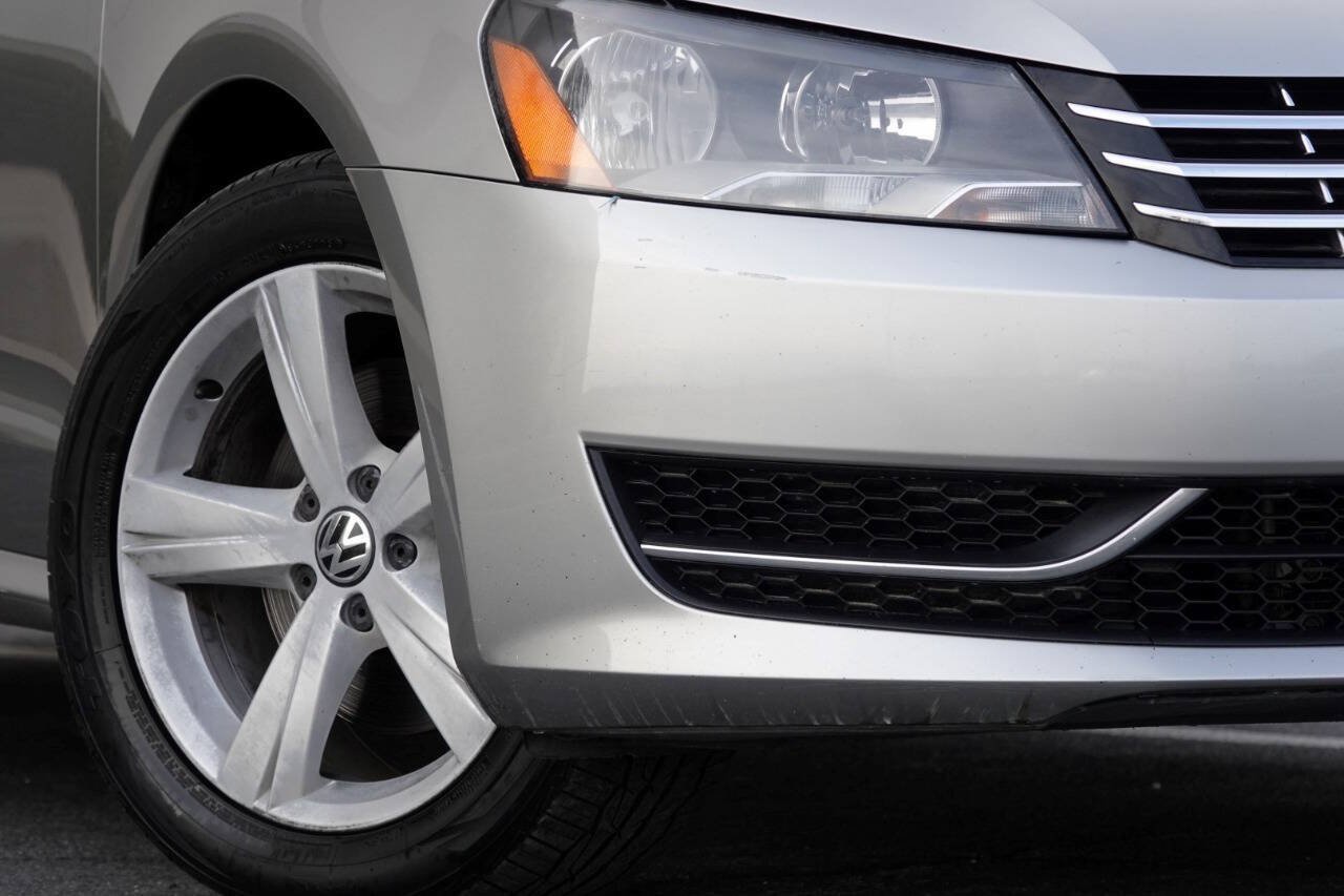 Used 2012 Volkswagen Passat TDI SE FWD image 32