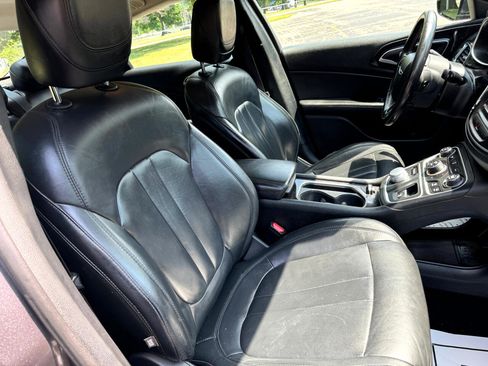 Used 2015 Chrysler 200 C image 29