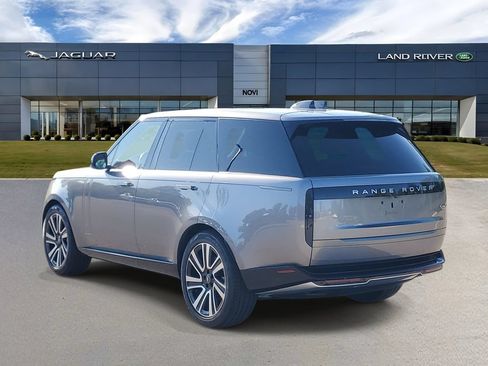 Used 2023 Land Rover Range Rover SE AWD/4WD image 4
