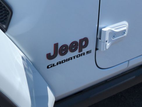 New 2026 Jeep Gladiator Rubicon AWD/4WD image 24