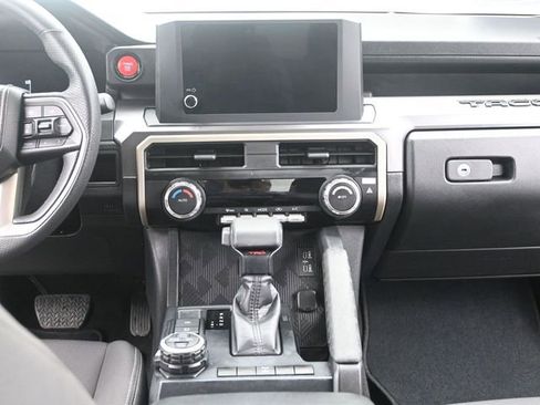 Used 2025 Toyota Tacoma TRD Off-Road AWD/4WD image 25