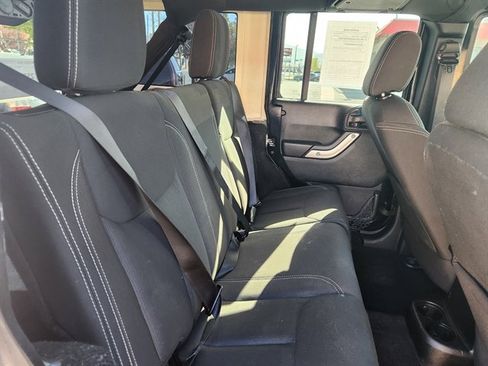 Used 2016 Jeep Wrangler Unlimited Sahara w/ Connectivity Group image 10