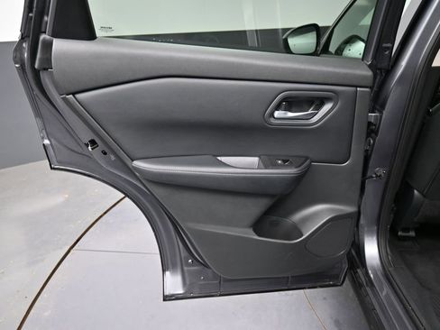 Used 2025 Nissan Rogue SV AWD/4WD image 24