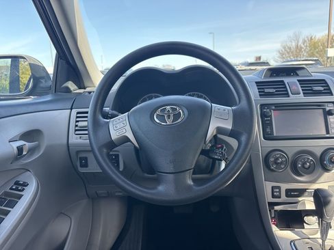 Used 2013 Toyota Corolla LE w/ Premium Pkg image 14