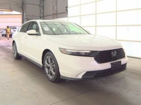 Used 2024 Honda Accord EX image 4