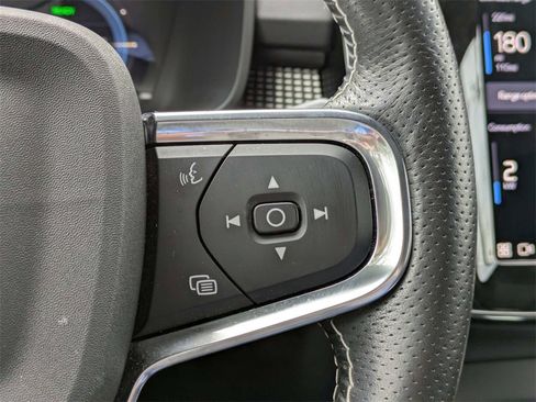 Used 2021 Volvo XC40 P8 Recharge image 28