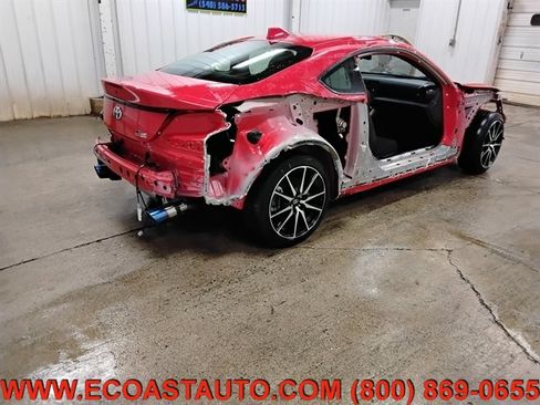 Used 2023 Toyota GR86 w/ ALL Weather Mat Package (TMS) image 3