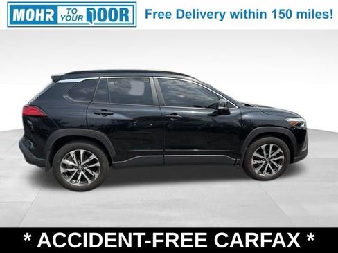 Used 2023 Toyota Corolla Cross XLE w/ Convenience Package AWD/4WD image 7