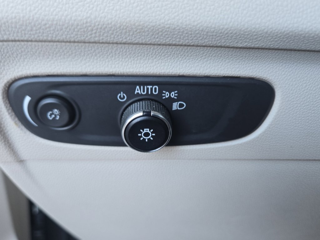 Used 2023 Buick Envision Preferred FWD image 35