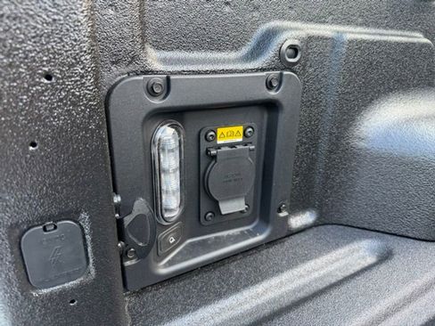 New 2025 Ford Maverick Lobo image 24