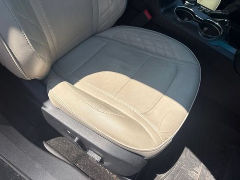 Used 2016 Ford Explorer Platinum AWD/4WD image 30