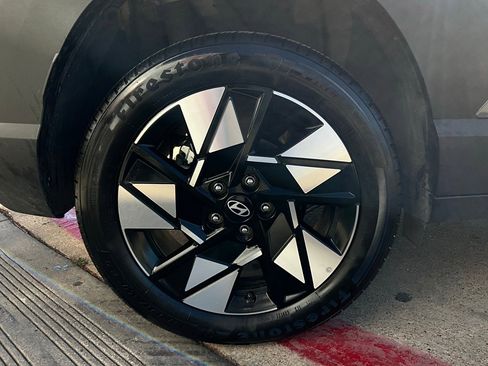 Used 2025 Hyundai Kona SEL image 9