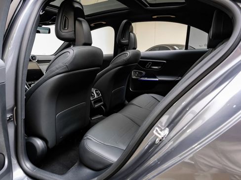 Used 2025 Mercedes-Benz C 300 4MATIC Sedan image 36