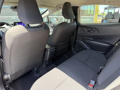Used 2025 Toyota Prius Plug-In Hybrid FWD image 30