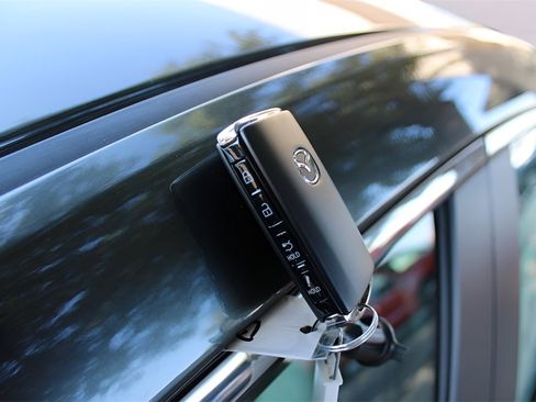 Used 2024 MAZDA MAZDA3 s image 36