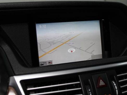 Used 2013 Mercedes-Benz E 400 Sport Sedan w/ Premium 1 Pkg image 18