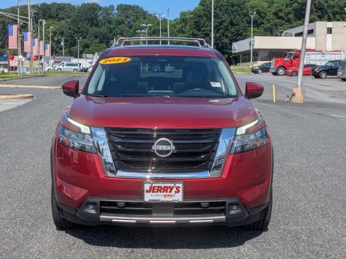 Used 2023 Nissan Pathfinder SL w/ SL Premium Package AWD/4WD image 2