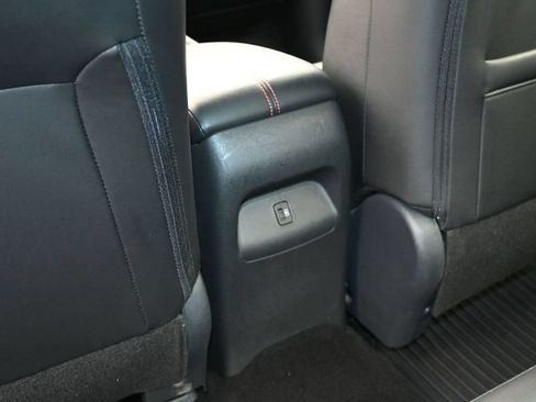 Used 2025 Nissan Sentra SR w/ SR Premium Package FWD image 18