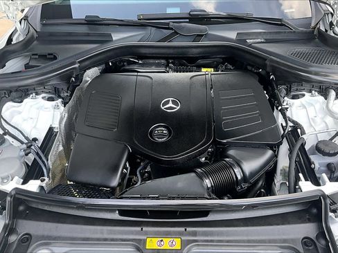 Used 2025 Mercedes-Benz GLC 300 image 27