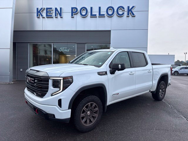 Used 2024 GMC Sierra 1500 AT4 w/ AT4 Preferred Package AWD/4WD image 2