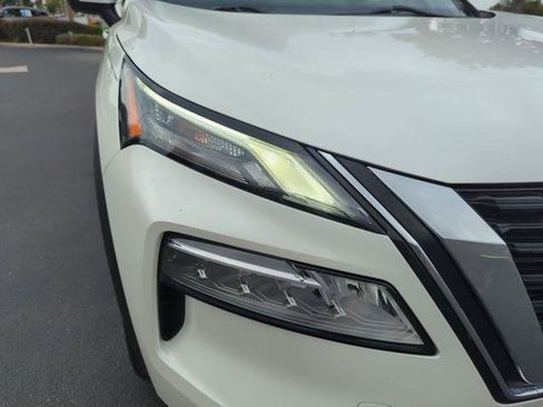 Certified 2021 Nissan Rogue SV FWD image 17