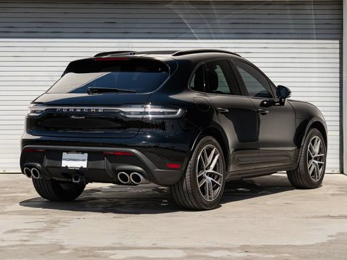 Certified 2024 Porsche Macan AWD/4WD image 36
