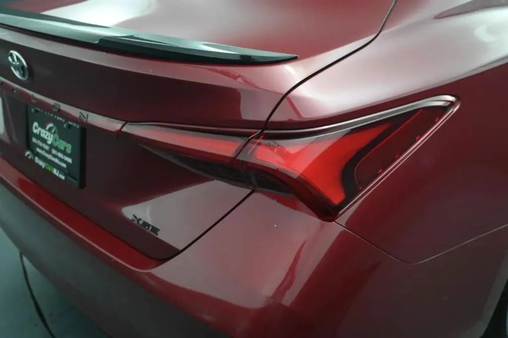 Used 2019 Toyota Avalon XSE w/ All Weather Liner Package FWD image 19