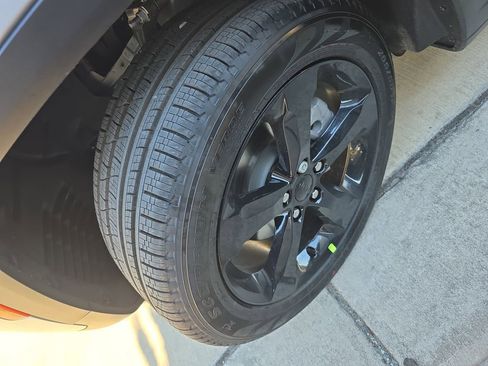 New 2025 Jeep Grand Cherokee Limited w/ Black Appearance Package image 34