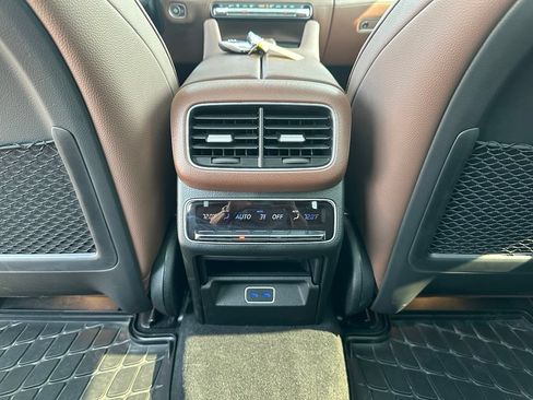 Used 2024 Mercedes-Benz GLE 450 4MATIC image 25