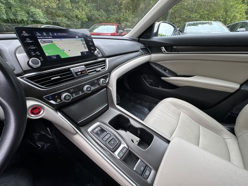 Used 2022 Honda Accord Touring image 23
