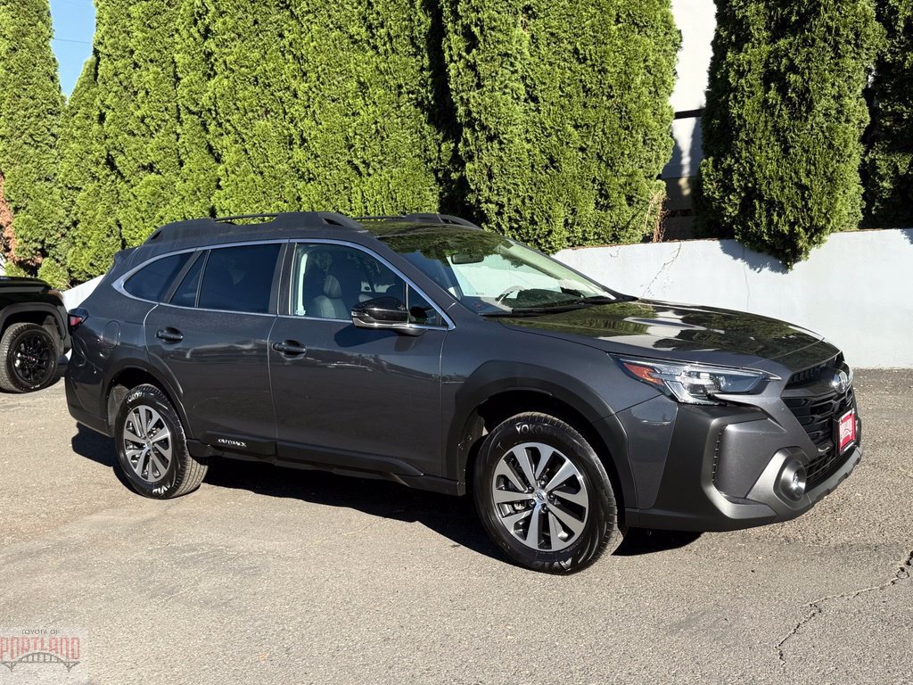Used 2025 Subaru Outback Premium AWD/4WD image 1