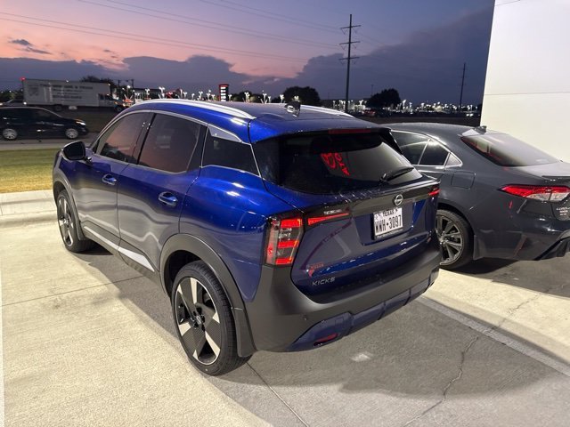 Used 2026 Nissan Kicks SR FWD image 6