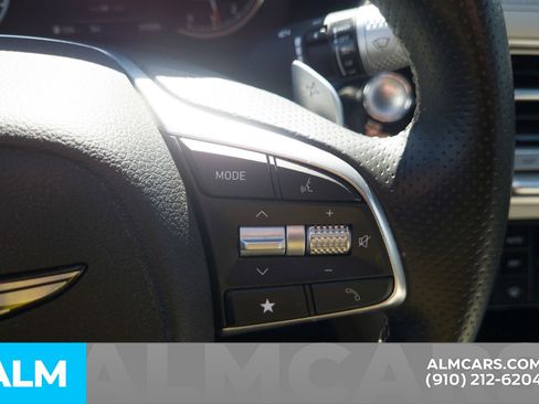 Used 2024 Genesis G70 2.5T image 11