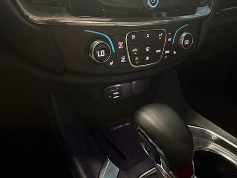 Used 2023 Chevrolet Traverse RS AWD/4WD image 21