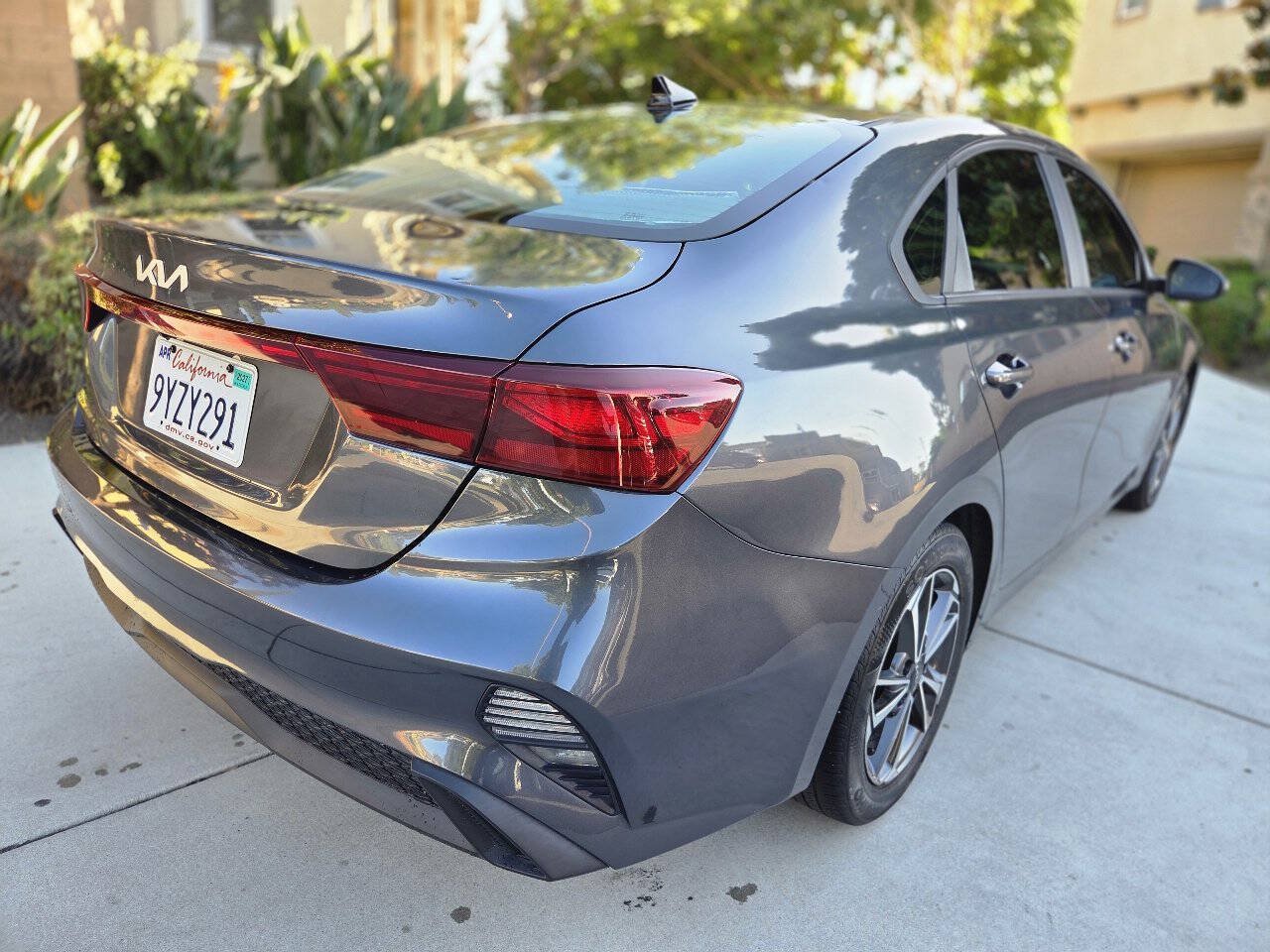 Used 2022 Kia Forte LXS w/ LXS Technology Package FWD image 9