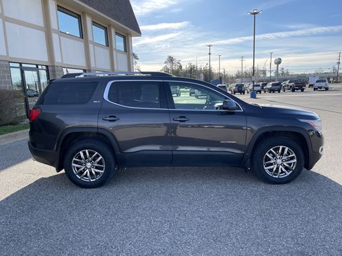 Used 2019 GMC Acadia SLT AWD/4WD image 2