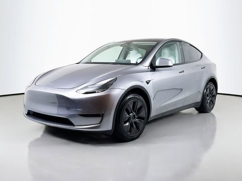 Used 2024 Tesla Model Y Long Range image 1