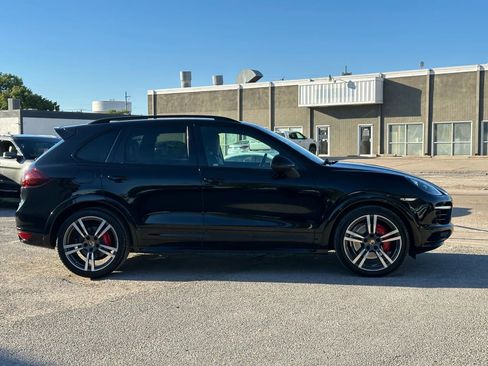 Used 2014 Porsche Cayenne GTS image 8