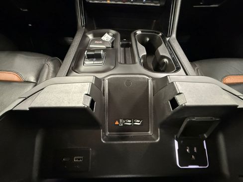 Used 2025 GMC Sierra 2500 AT4 AWD/4WD image 21