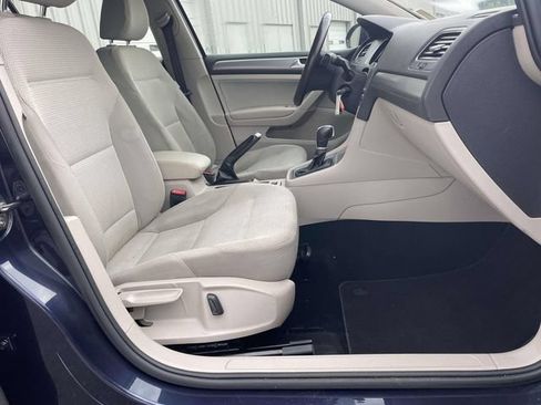 Used 2017 Volkswagen Golf S FWD image 21