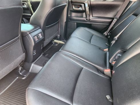 Used 2019 Toyota 4Runner TRD Off-Road Premium AWD/4WD image 9