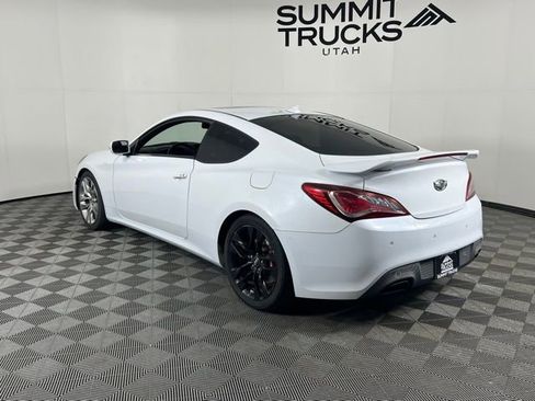 Used 2015 Hyundai Genesis 3.8 RWD image 3