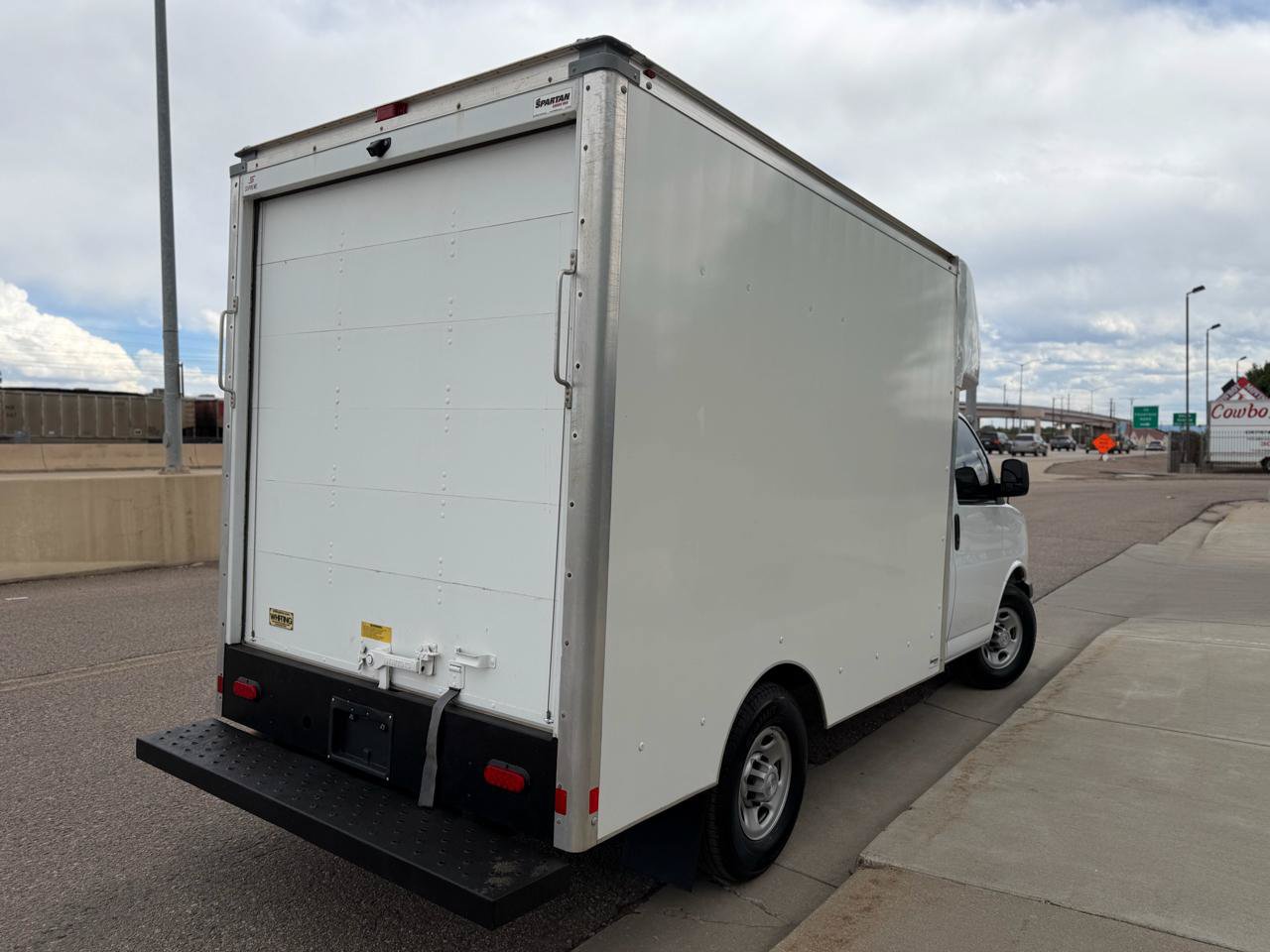 Used 2019 Chevrolet Express 3500 w/ Power Convenience Package RWD image 5